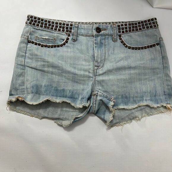 BLANKNYC STUDDED DEMIN SHORTS‎ SIZE 28 - Picture 1 of 8